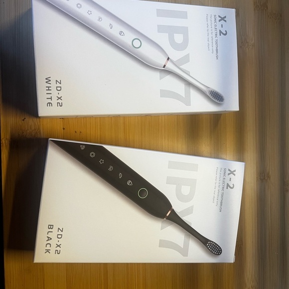 Other - ZD-X2 Electric Toothbrush Set in Black and White